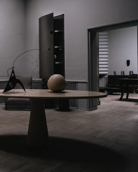 Interiors & Spaces – frame 08