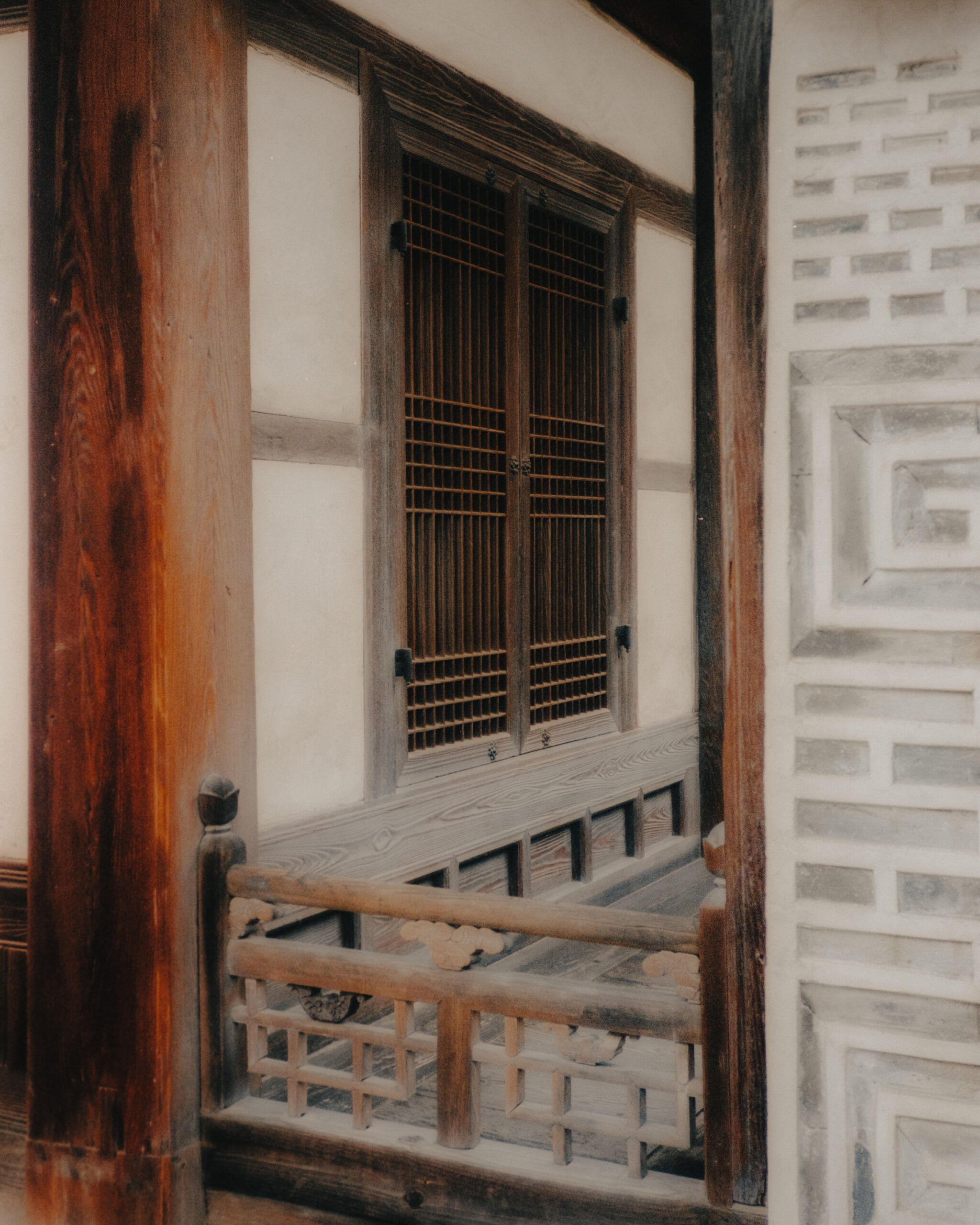 Changdeokgung - Seoul, South Korea by Filip Gielda
